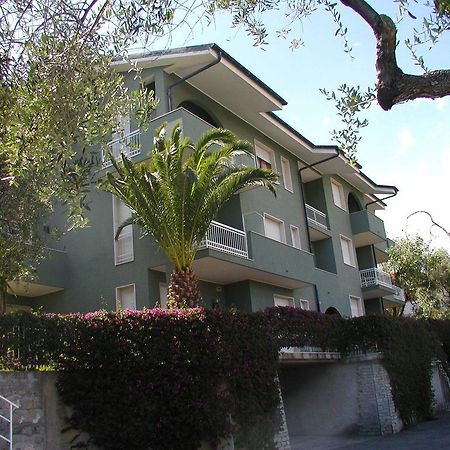 Residenza Il Poggio Apartment San Bartolomeo Al Mare Exterior photo